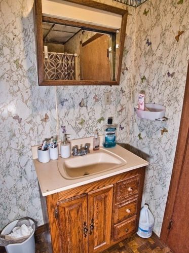 24 Adams St, New Bedford MA 02746-1333 exterior