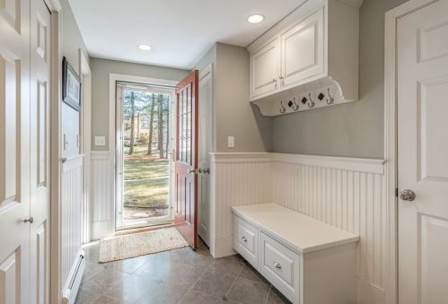 30 Surrey Ln, Topsfield MA 01983-1318 exterior