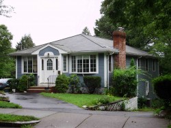 599 Grove St, Newton, MA 02462-1316