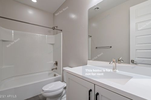 828 Amberwood Dr, Phoenix AZ 85045-0604 exterior