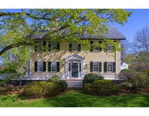 2 Chestnut Hill Rd, Southborough, MA 01772-1002