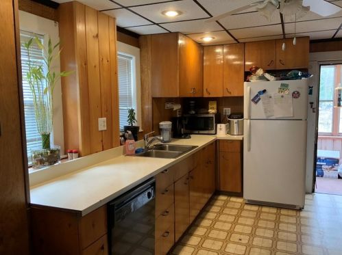 20 Griggs St, Dracut, MA 01826-5021