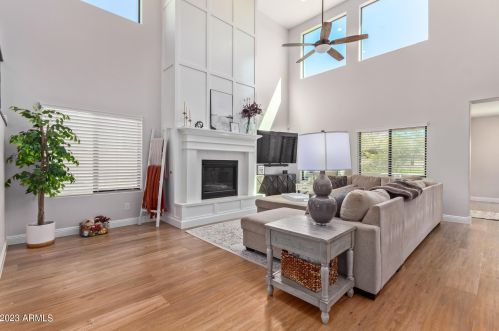 1646 Blaylock Dr, Phoenix AZ 85085-6323 exterior