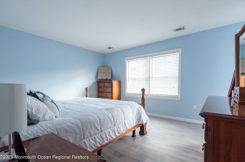 760 Veterans Hwy, Jackson Twp NJ 08527-3335 exterior