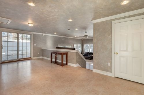 24 Harvey Ln, Whitman MA 02382-1948 exterior