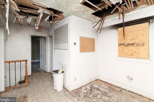 665 Broad St, West Deptford NJ 08096-1055 exterior