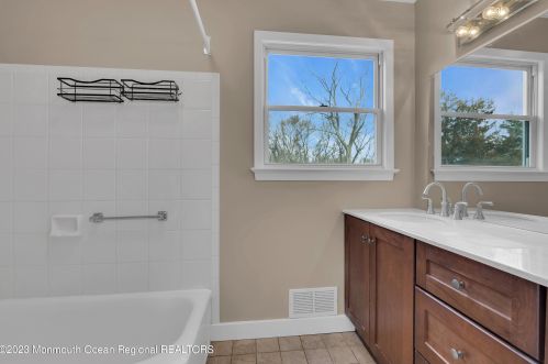 36 Drexel Dr, Jackson Twp NJ  08527-2328 exterior