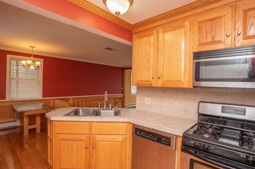 94 Langley St, Fall River MA 02720-4004 exterior