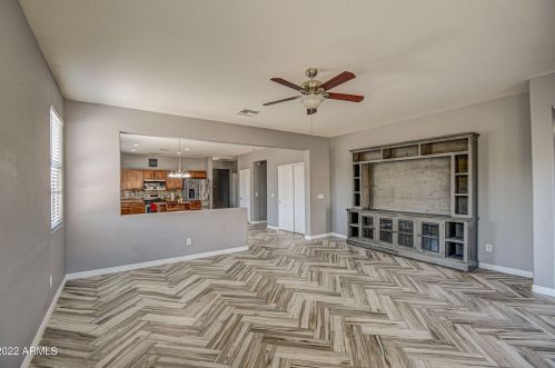 4217 73 Dr, Phoenix AZ 85033-2512 exterior