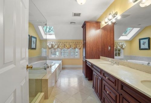 61 Village Ave, Dedham MA 02026-4209 exterior