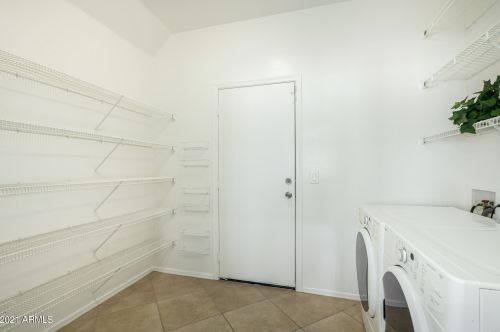 1668 Cielo Grande Ave, Phoenix AZ 85024-7554 exterior