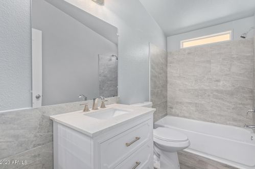 19627 30 St, Phoenix AZ 85008-6137 exterior