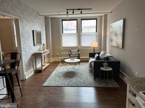 1324 Locust St, Philadelphia, PA 19107-5604