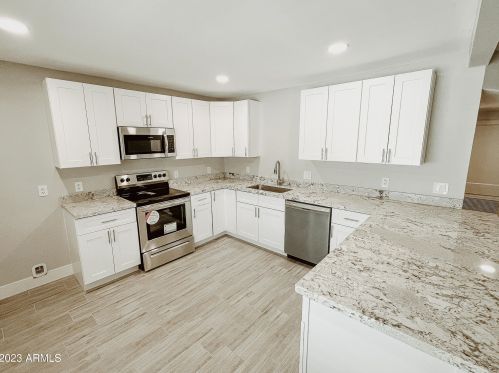 2221 27th St, Phoenix AZ 85008-4924 exterior