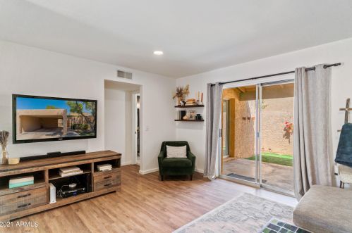 1162 Beryl Ave, Phoenix AZ 85020-1536 exterior