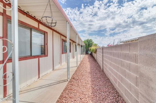 18438 2nd Pl, Phoenix AZ 85022-1011 exterior