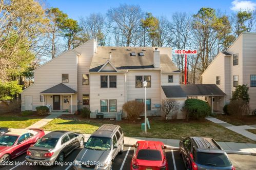 102 Daffodil Dr, Jackson Twp NJ  08527-4171 exterior