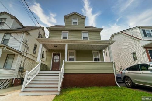 28 Prospect Pl, Kearny, NJ 07032-3722