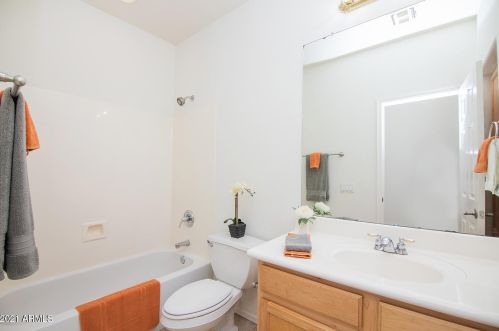 6851 27 Pl, Phoenix AZ 85008-2745 exterior