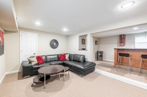 1907 Wenonah Ave, Forest View IL 60402-1666 exterior