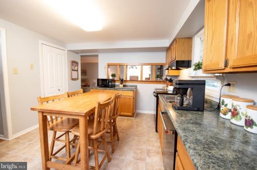 6605 Windsor Ct, Columbia MD 21044-4102 exterior