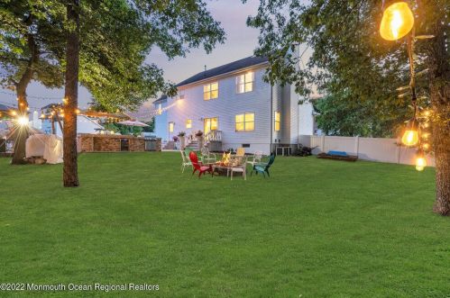 1 Highland Dr, Jackson Twp NJ 08527-1213 exterior