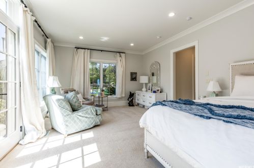 1918 Siesta Dr, Sandy UT 84093-6139 exterior