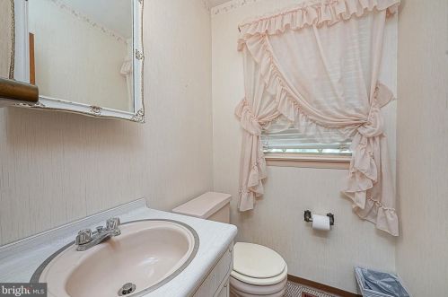 616 Chestnut Ave, West Deptford NJ 08097-1604 exterior