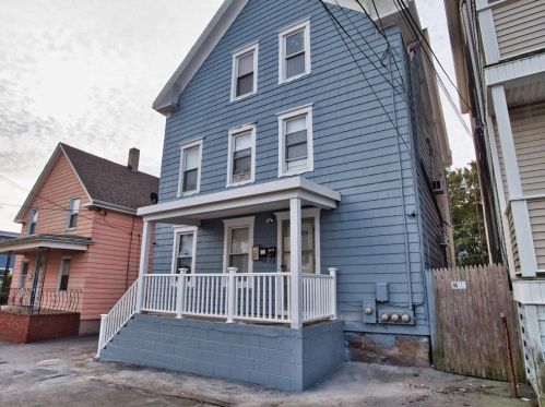 24 Adams St, New Bedford MA 02746-1333 exterior