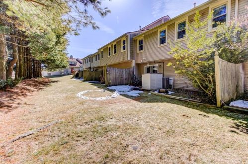 237 South St, Shrewsbury MA 01545-5437 exterior