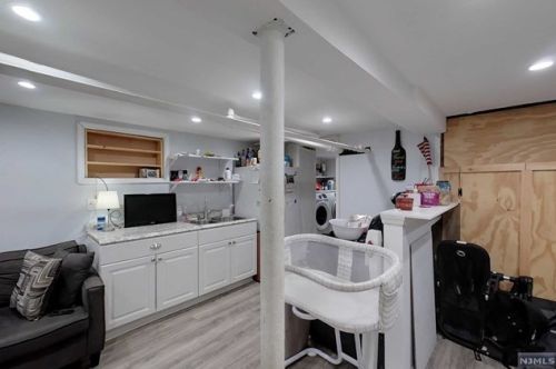 264 Davis Ave, Kearny NJ 07032-3402 exterior