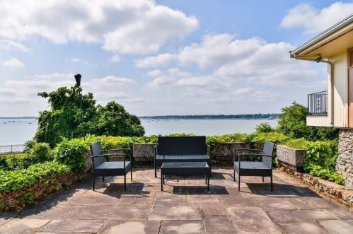 142 Crabtree Rd, Quincy MA 02171-1250 exterior