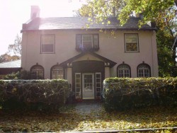 264 Mill St, Newton, MA 02460-2436
