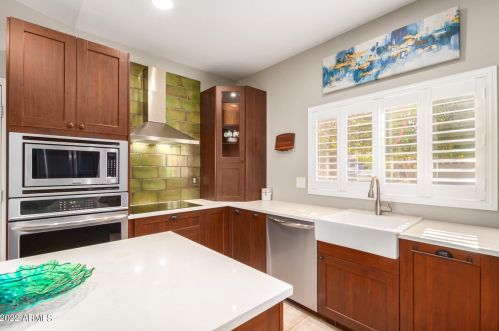 2712 Beautiful Ln, Phoenix AZ 85042-7073 exterior