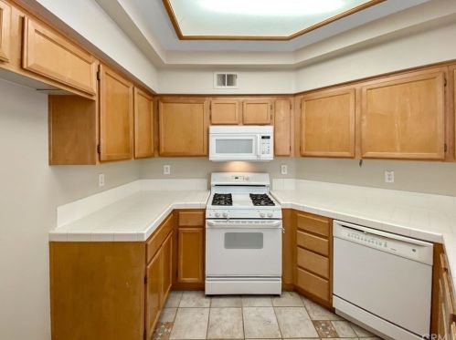 8070 Treeview Ct, Anaheim CA 92808-1553 exterior