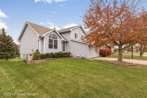 175 Terrace Dr, Waukee, IA 50263-8512