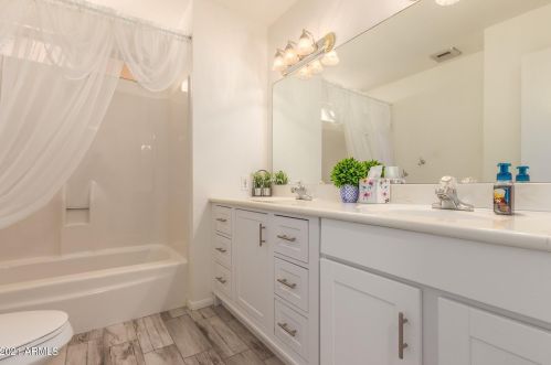 9801 37 Dr, Phoenix AZ 85053-2806 exterior