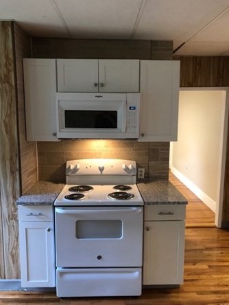 4 Maxwell Ct, Worcester MA 01607-1016 exterior