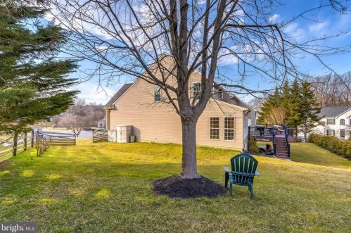 6920 Mystic Wood Way, Columbia MD 21044-4914 exterior