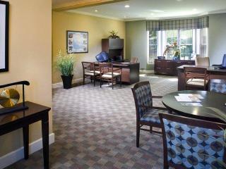 51 Keyes Dr, Peabody MA  01960-8003 exterior