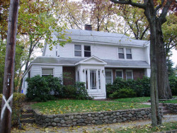 67 Oak Cliff Rd, Newton, MA 02460-2324
