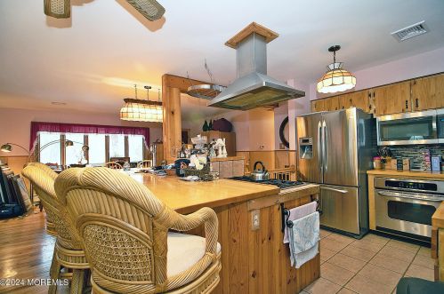 1062 Lakehurst Ave, Jackson Twp NJ 08527-5250 exterior