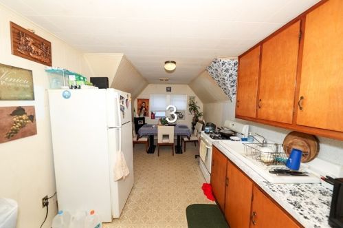 367 Whipple St, Fall River MA 02724-3448 exterior