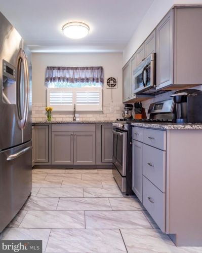 166 Frd Ave, West Deptford NJ 08096-5034 exterior