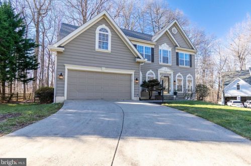 5484 Wooded Way, Columbia MD  21044-5722 exterior