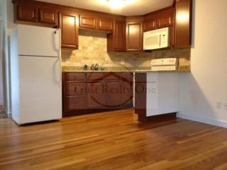 33 Highland Ter, Needham MA  02494-3013 exterior