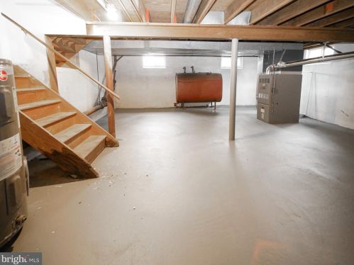 145 Crown Point Rd, West Deptford NJ  08093-1131 exterior