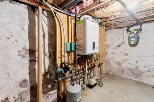 66 Haskell St, Fall River MA 02720 exterior