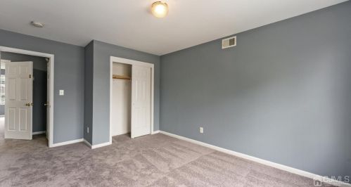 30 Whittier St, Carteret NJ  07008-2855 exterior