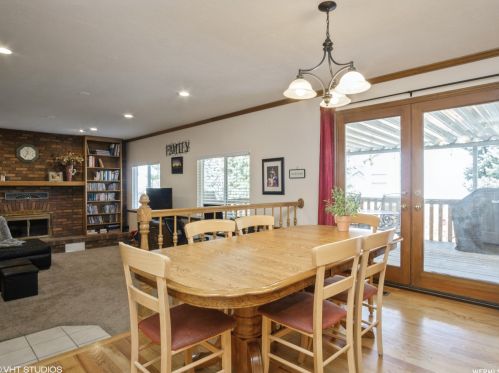 1587 Edgecliff Dr, Sandy UT 84092-4309 exterior